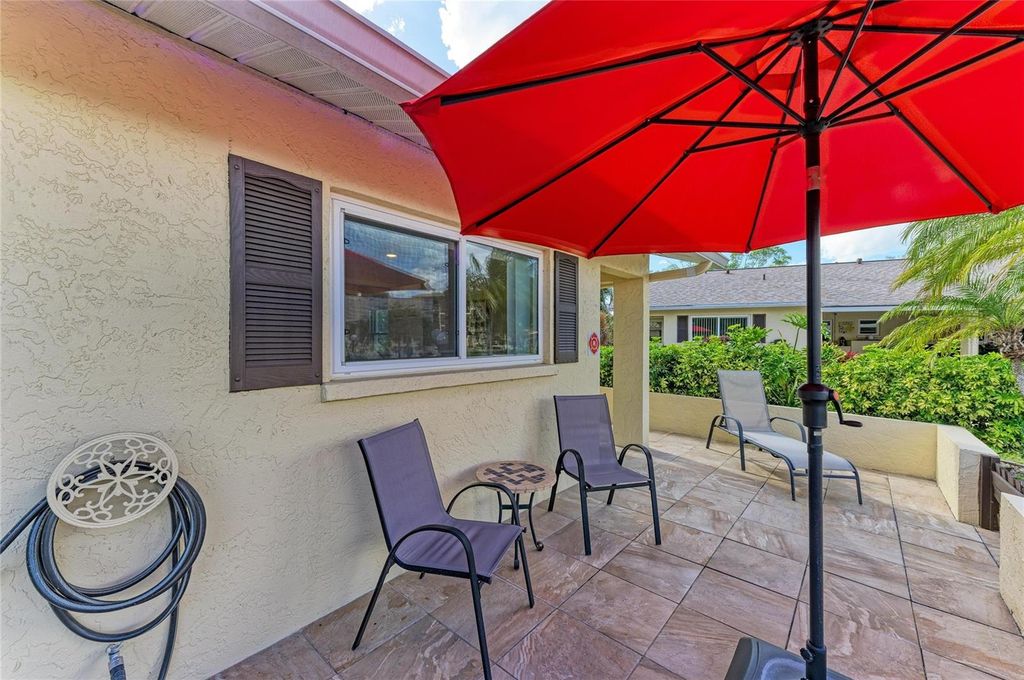 Image 5 of property listing at 390 301 BOULEVARD W 20A, Bradenton, FL 34205