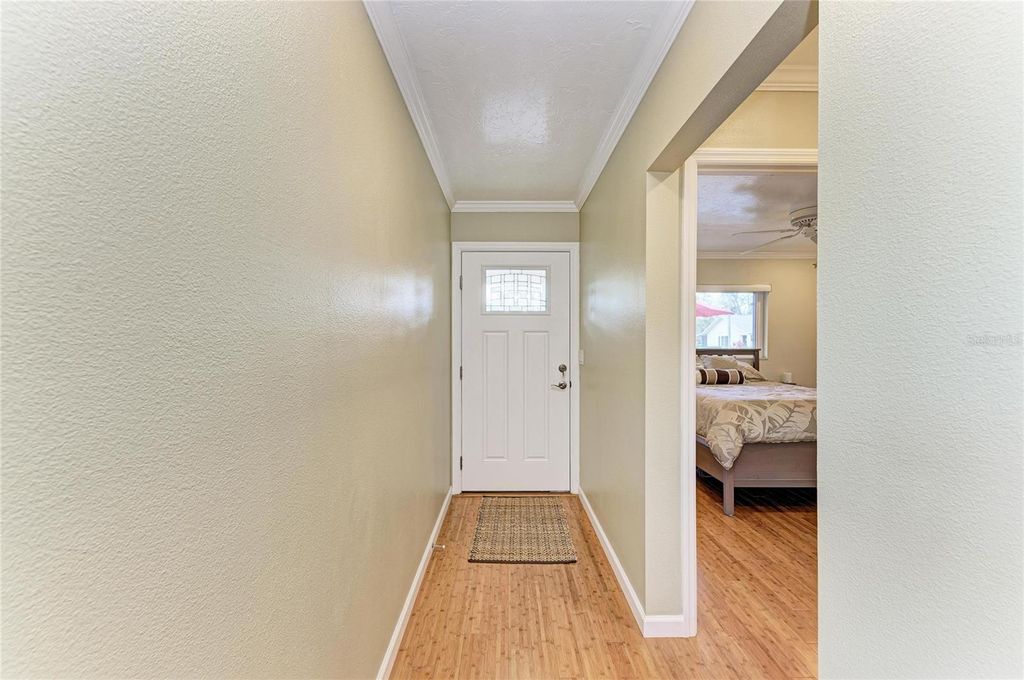 Image 8 of property listing at 390 301 BOULEVARD W 20A, Bradenton, FL 34205