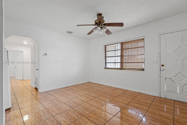 9201 NW 33rd Ave Rd, Miami, FL 33147