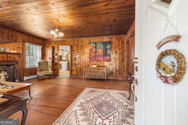 395 E Louise Street, Clarkesville, GA 30523
