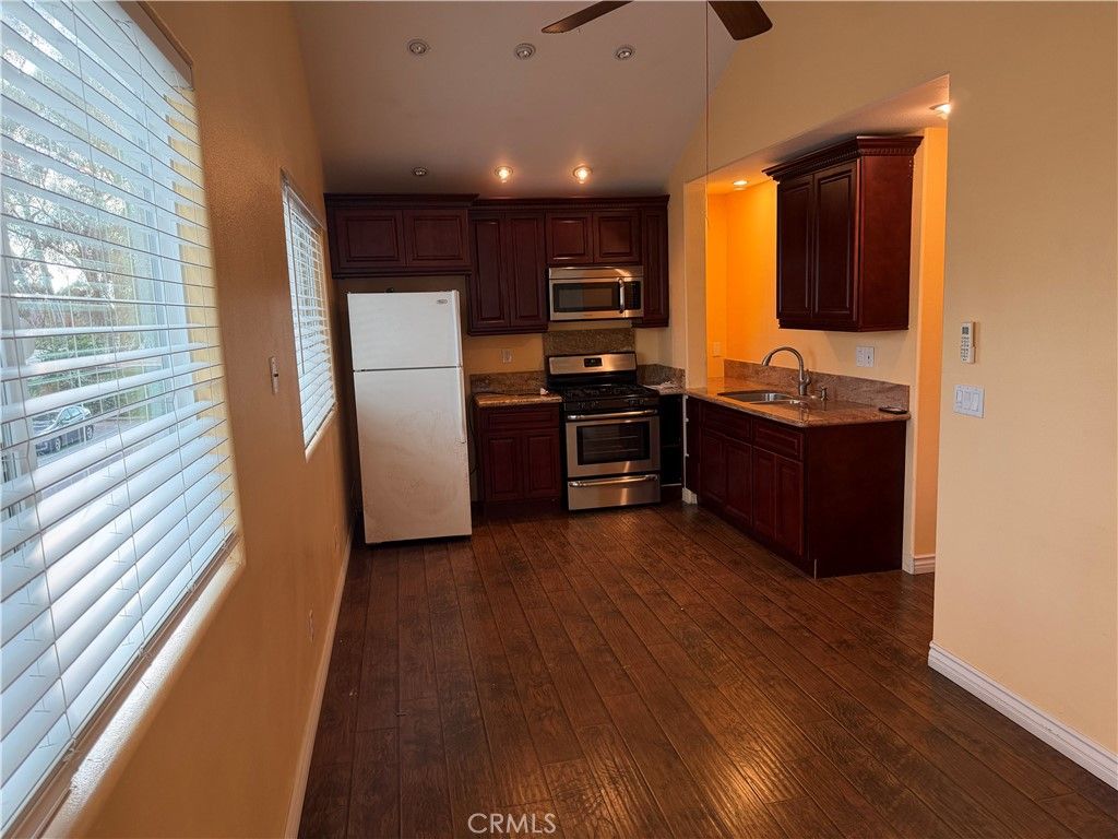 16 Wildwheat 2, Irvine, CA 92614