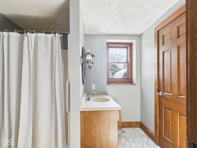 1223 Lennox Street, Anderson, IN 46012