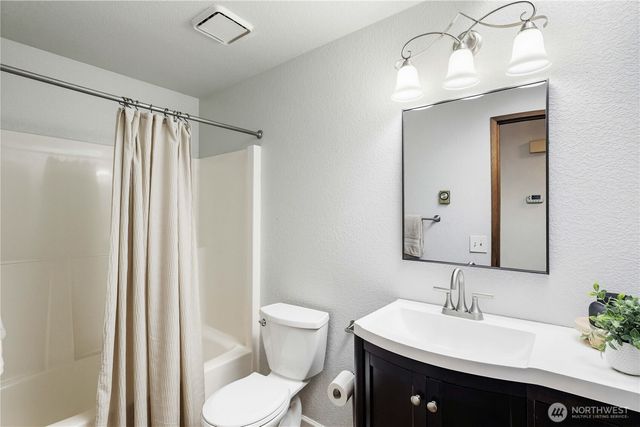 26406 146th Avenue SE, Kent, WA 98042