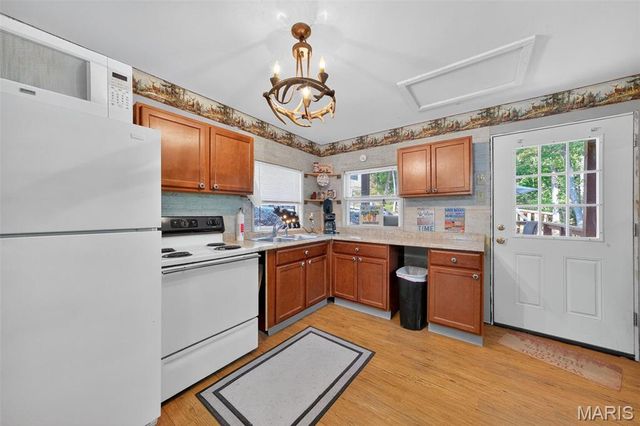 36 Rocky Ridge Drive, New Florence, MO 63363