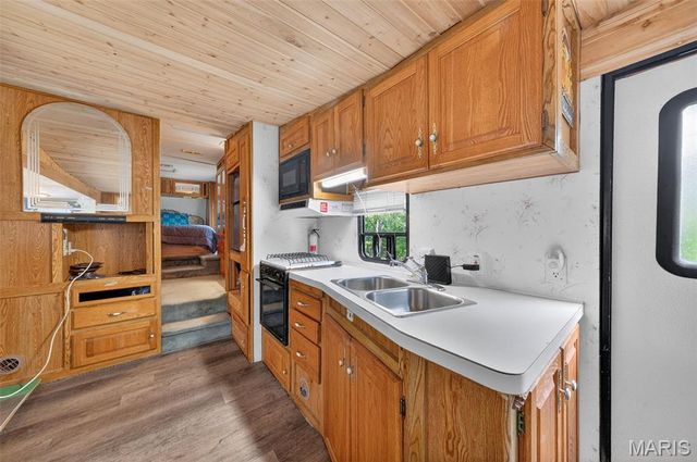 36 Rocky Ridge Drive, New Florence, MO 63363