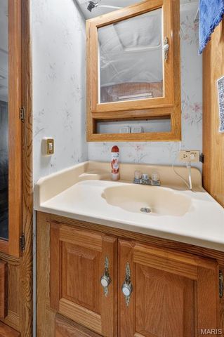 36 Rocky Ridge Drive, New Florence, MO 63363