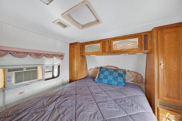 36 Rocky Ridge Drive, New Florence, MO 63363