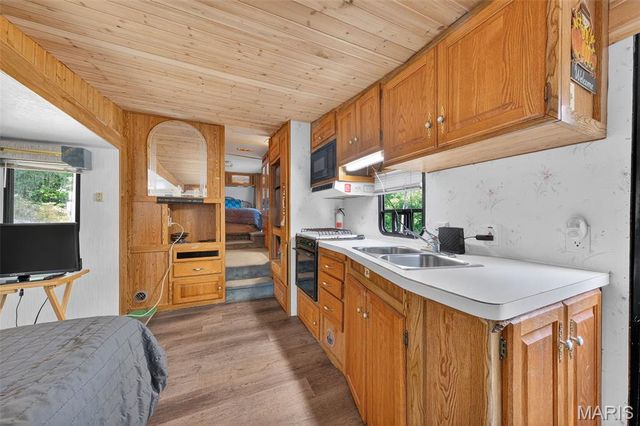 36 Rocky Ridge Drive, New Florence, MO 63363