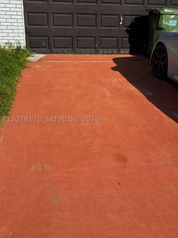 1740 NW 113th Ave 1, Pembroke Pines, FL 33026