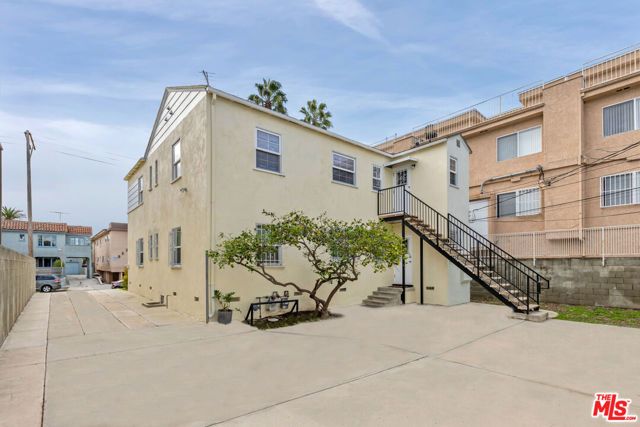 8521 Saturn Street, Los Angeles, CA 90035