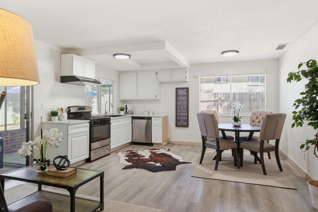 9475 Fort Worth Way, Sacramento, CA 95827