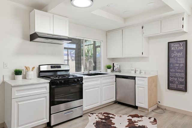 9475 Fort Worth Way, Sacramento, CA 95827