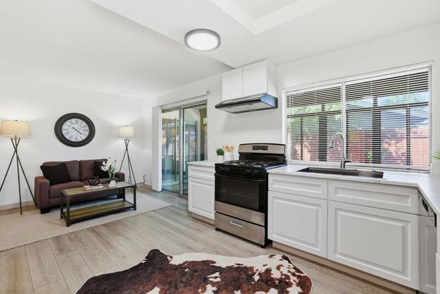 9475 Fort Worth Way, Sacramento, CA 95827