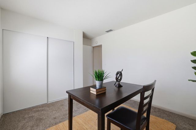 9475 Fort Worth Way, Sacramento, CA 95827