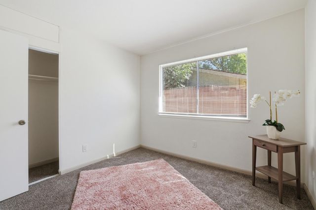 9475 Fort Worth Way, Sacramento, CA 95827