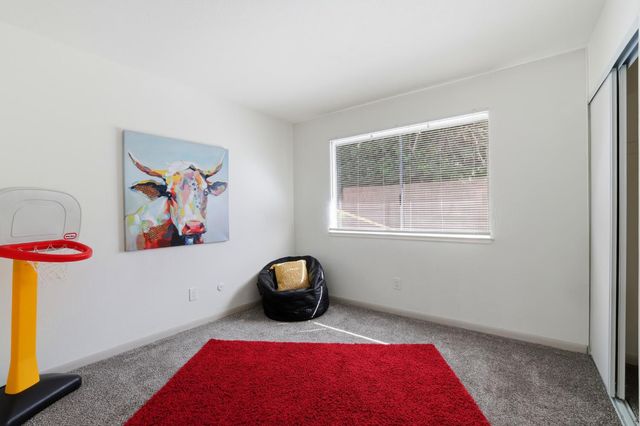 9475 Fort Worth Way, Sacramento, CA 95827
