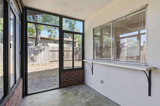 9475 Fort Worth Way, Sacramento, CA 95827