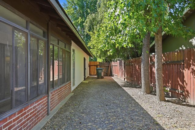 9475 Fort Worth Way, Sacramento, CA 95827