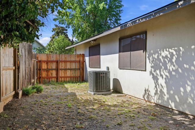 9475 Fort Worth Way, Sacramento, CA 95827