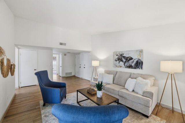 9475 Fort Worth Way, Sacramento, CA 95827