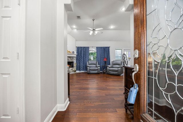 3803 Autumn Wood, Montgomery, TX 77356