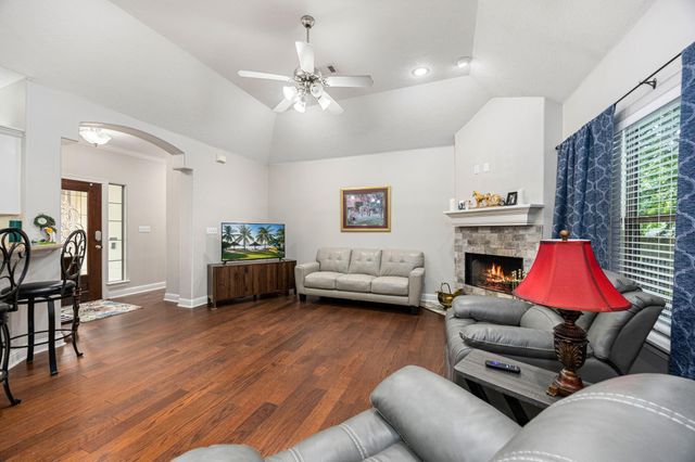 3803 Autumn Wood, Montgomery, TX 77356