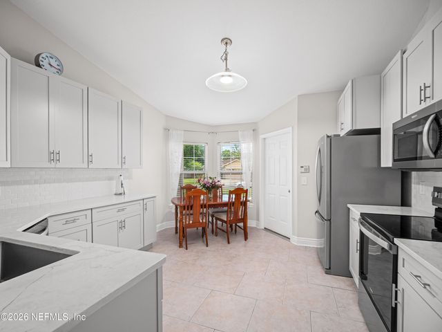 1202 DORWINION Drive, Jacksonville, FL 32225