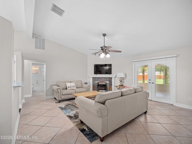 1202 DORWINION Drive, Jacksonville, FL 32225