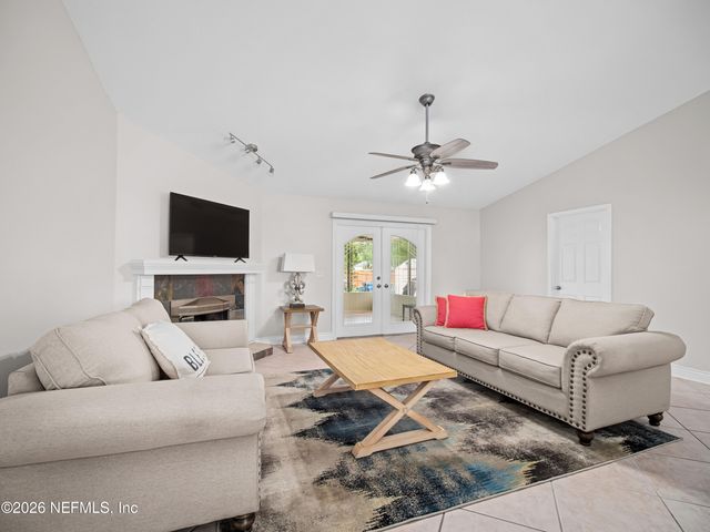 1202 DORWINION Drive, Jacksonville, FL 32225