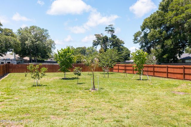 1202 DORWINION Drive, Jacksonville, FL 32225