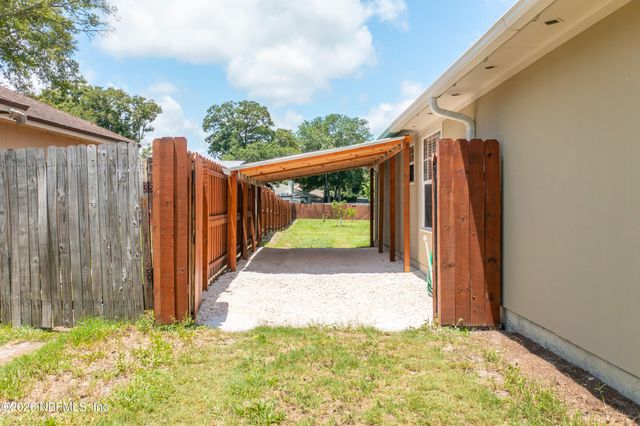 1202 DORWINION Drive, Jacksonville, FL 32225
