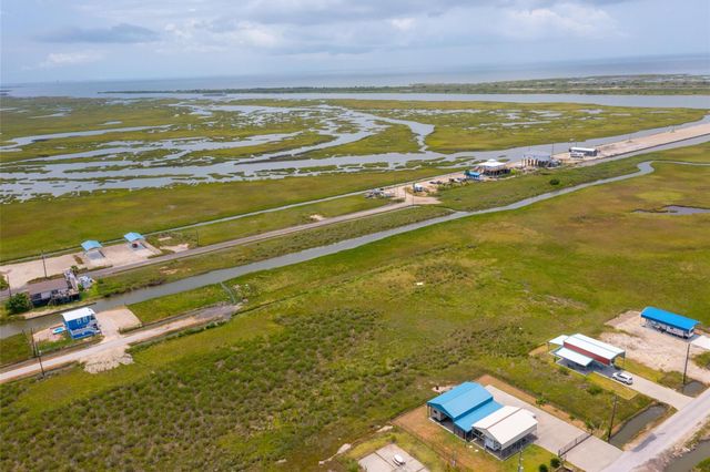 1272 N Tinkle Lane, Crystal Beach, TX 77650