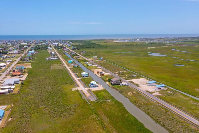 1272 N Tinkle Lane, Crystal Beach, TX 77650