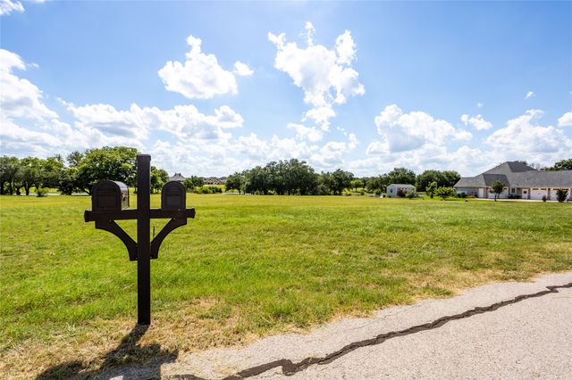 505 Acorn Trail, Granbury, TX 76049