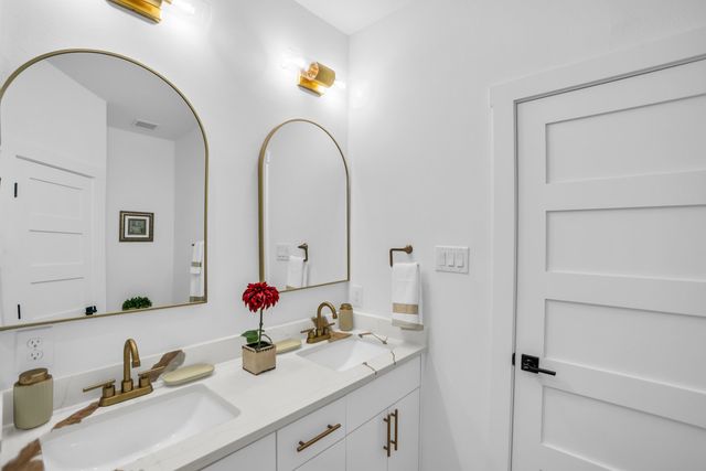 139 Forest Oaks Drive, Gun Barrel City, TX 75156