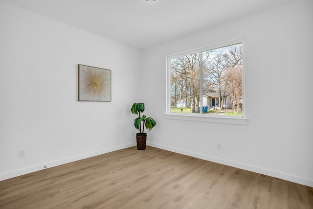 139 Forest Oaks Drive, Gun Barrel City, TX 75156