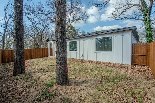 139 Forest Oaks Drive, Gun Barrel City, TX 75156