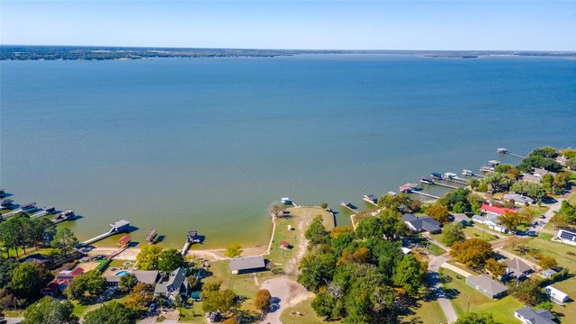 139 Forest Oaks Drive, Gun Barrel City, TX 75156