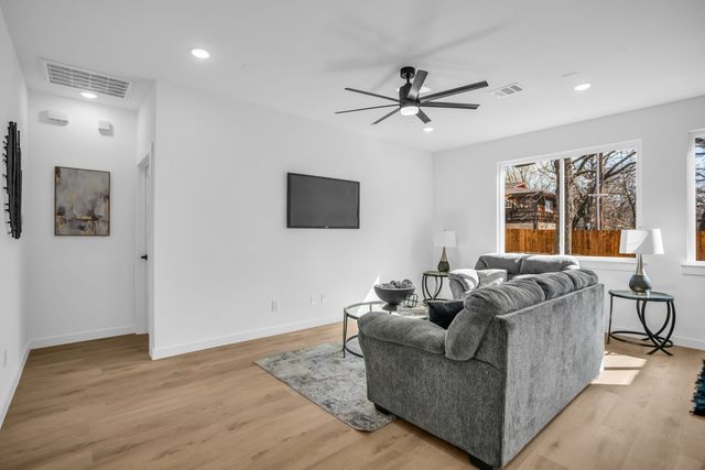 139 Forest Oaks Drive, Gun Barrel City, TX 75156