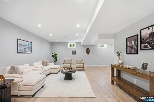 21 Kilmer Drive, Millburn, NJ 07078