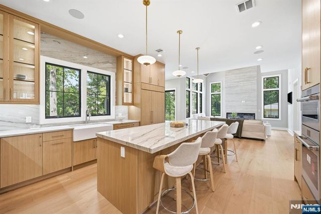 21 Kilmer Drive, Millburn, NJ 07078