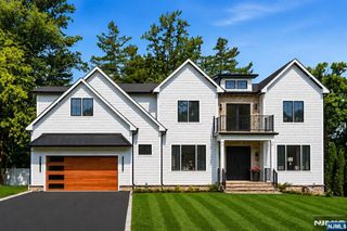 21 Kilmer Drive, Millburn, NJ 07078