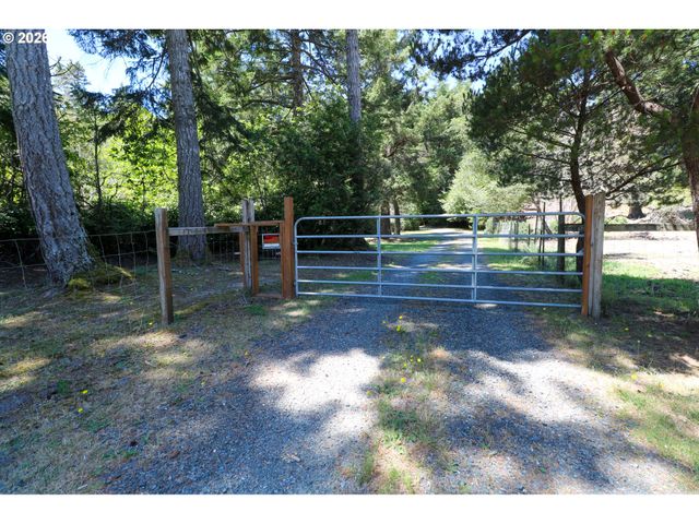 59492 SEVEN DEVILS Rd, Bandon, OR 97411