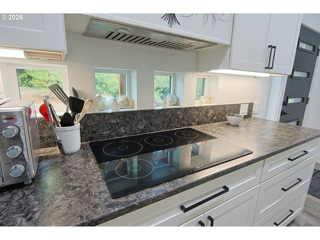 59492 SEVEN DEVILS Rd, Bandon, OR 97411