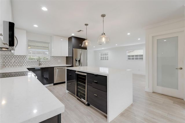 9741 SW 3rd St, Miami, FL 33174