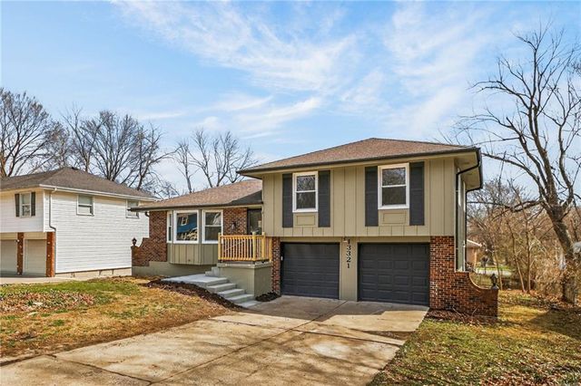13321 Applewood Drive, Grandview, MO 64030