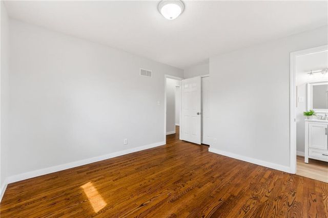 13321 Applewood Drive, Grandview, MO 64030