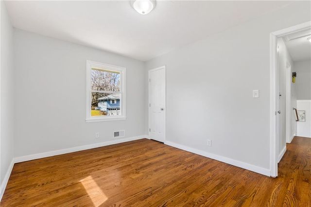 13321 Applewood Drive, Grandview, MO 64030