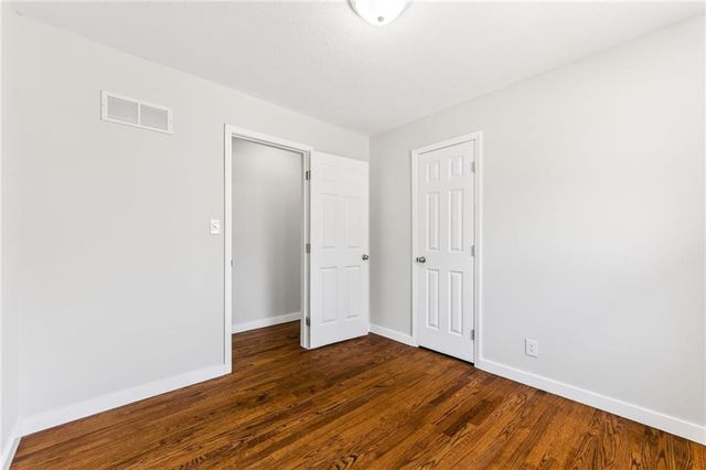 13321 Applewood Drive, Grandview, MO 64030