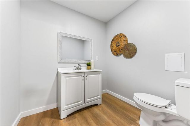 13321 Applewood Drive, Grandview, MO 64030